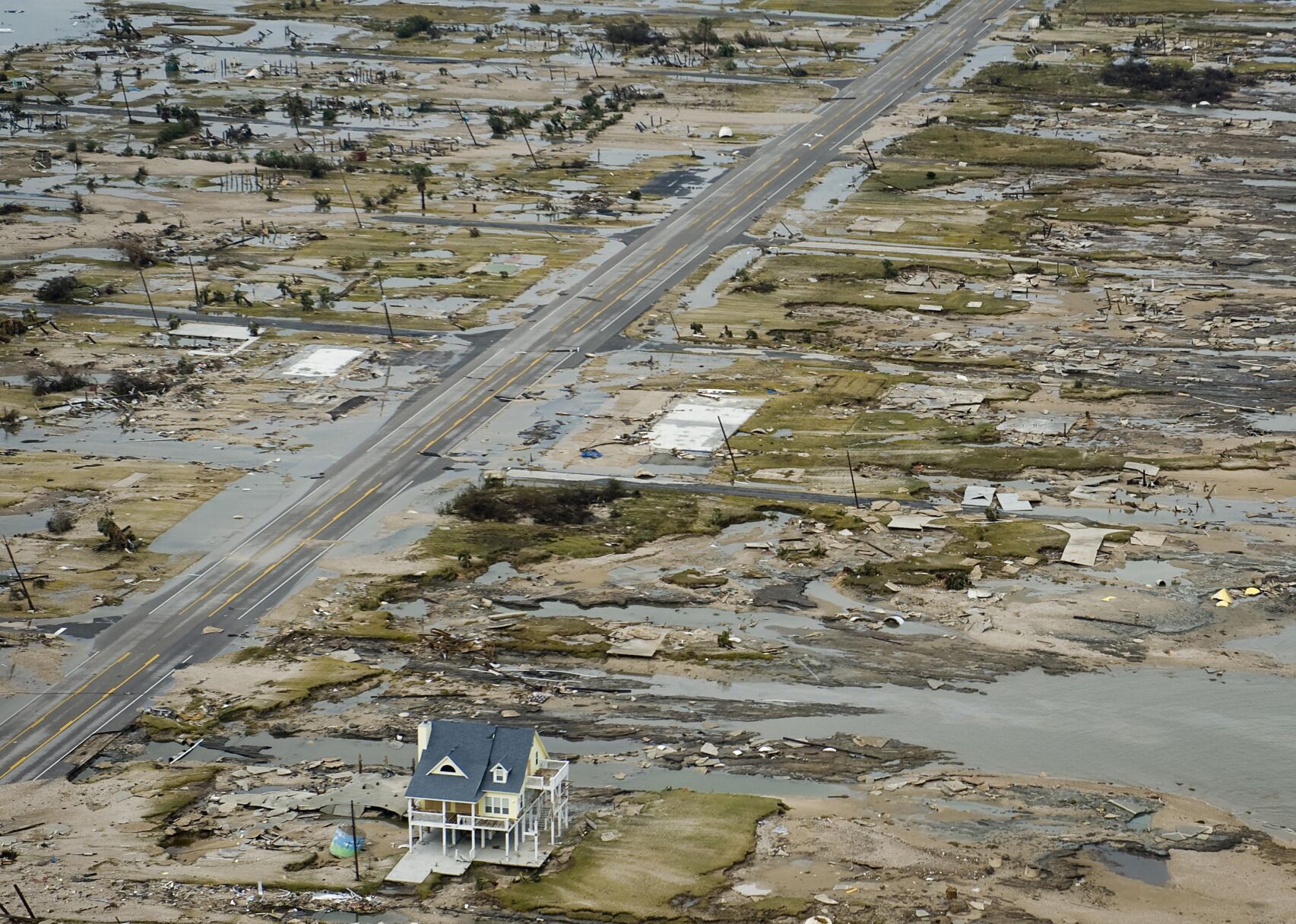 2008: Hurricane Ike disrupts Montreal's subways